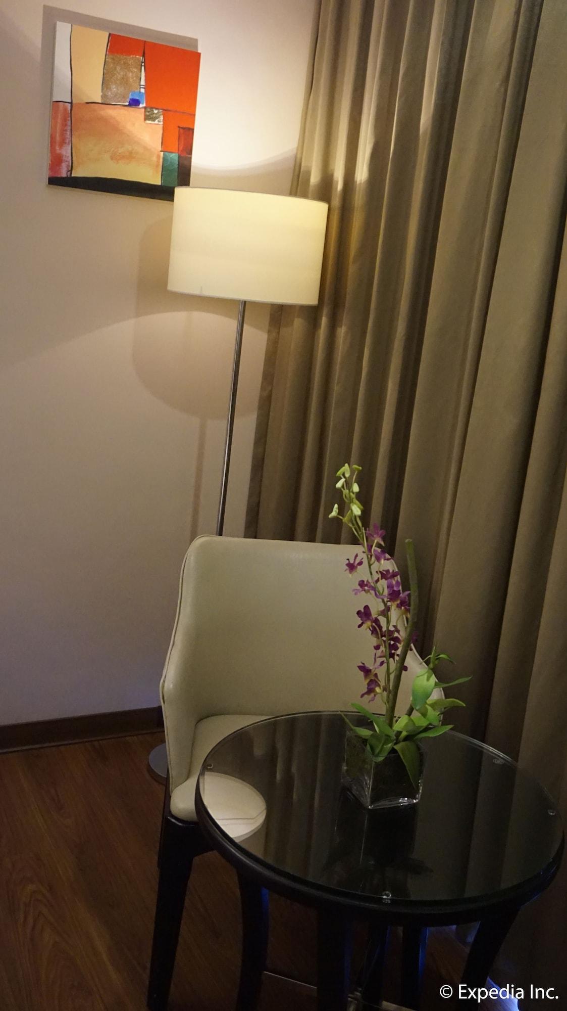 Ace Hotel And Suites Pasig City Экстерьер фото