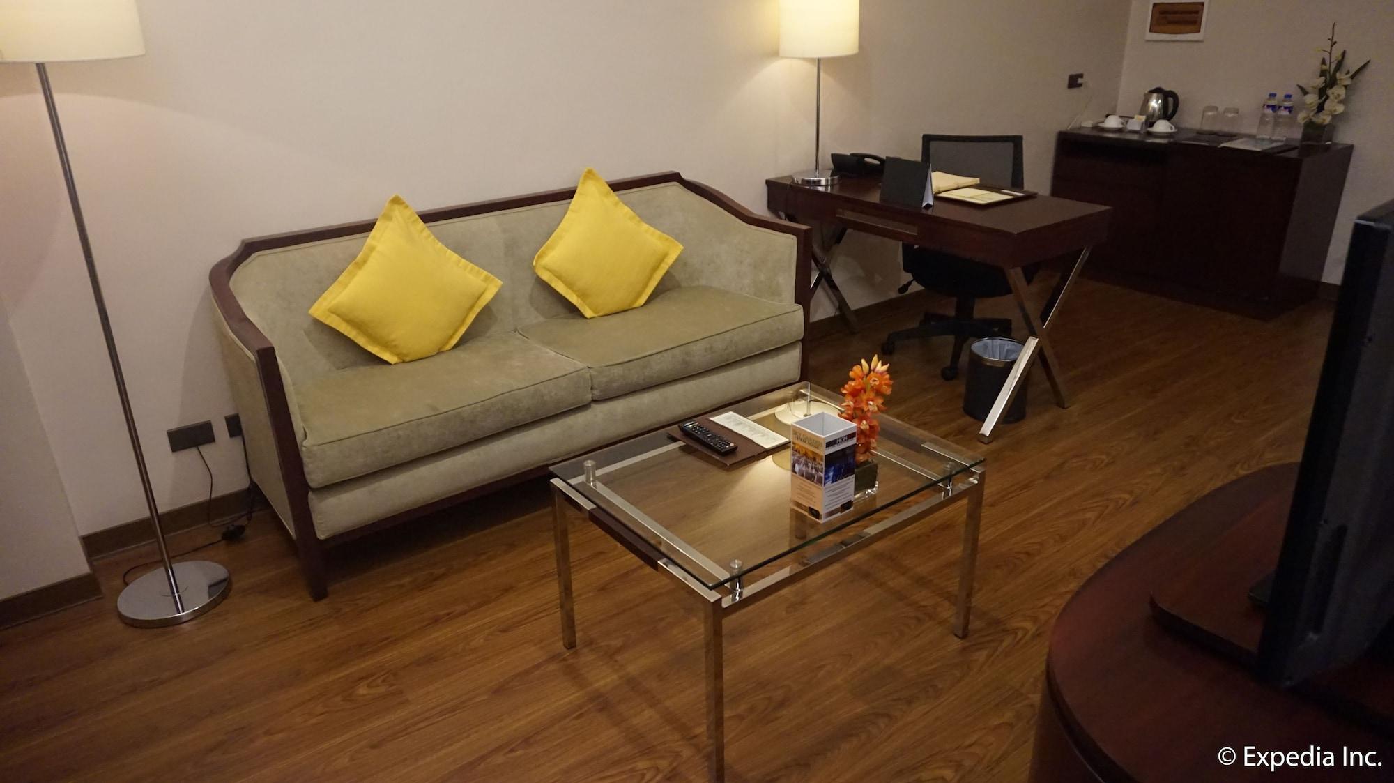 Ace Hotel And Suites Pasig City Экстерьер фото