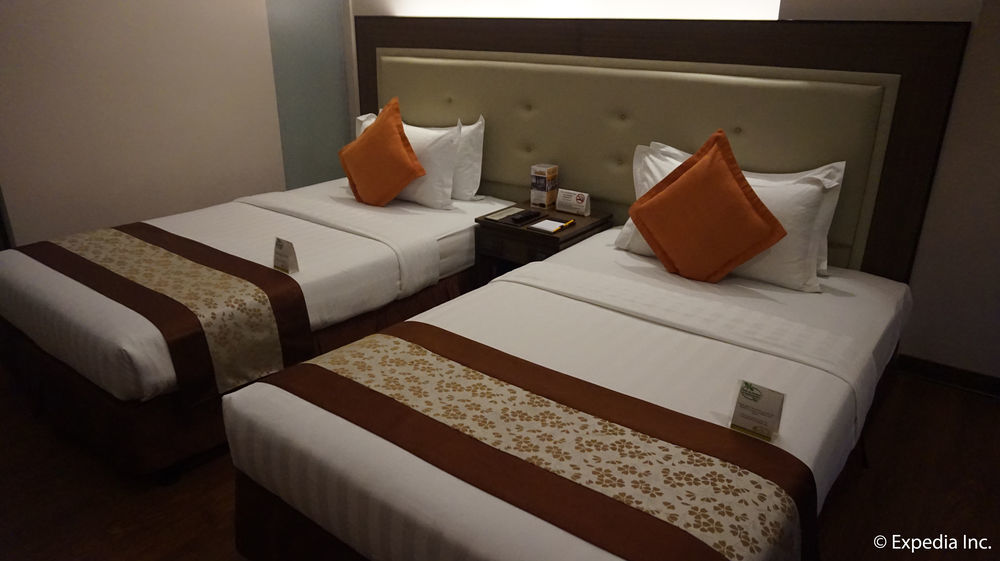 Ace Hotel And Suites Pasig City Экстерьер фото