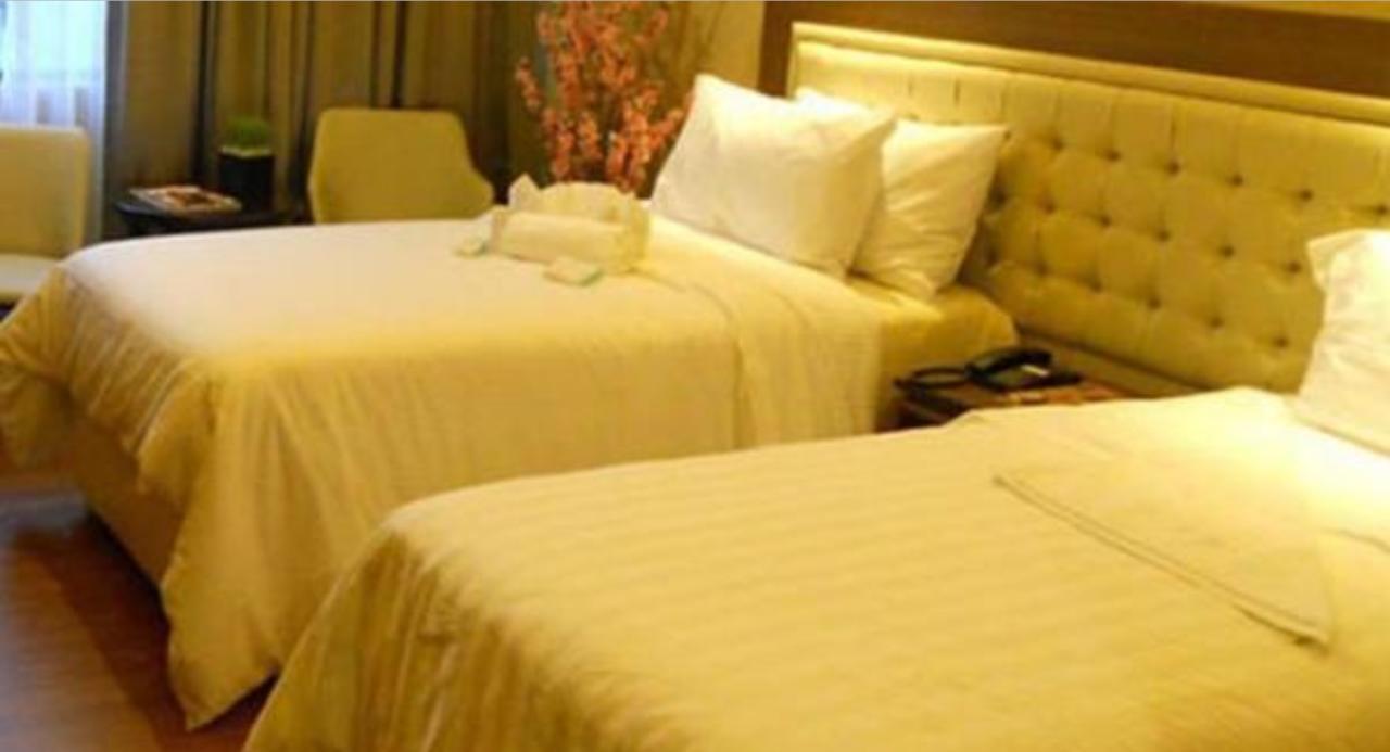 Ace Hotel And Suites Pasig City Экстерьер фото