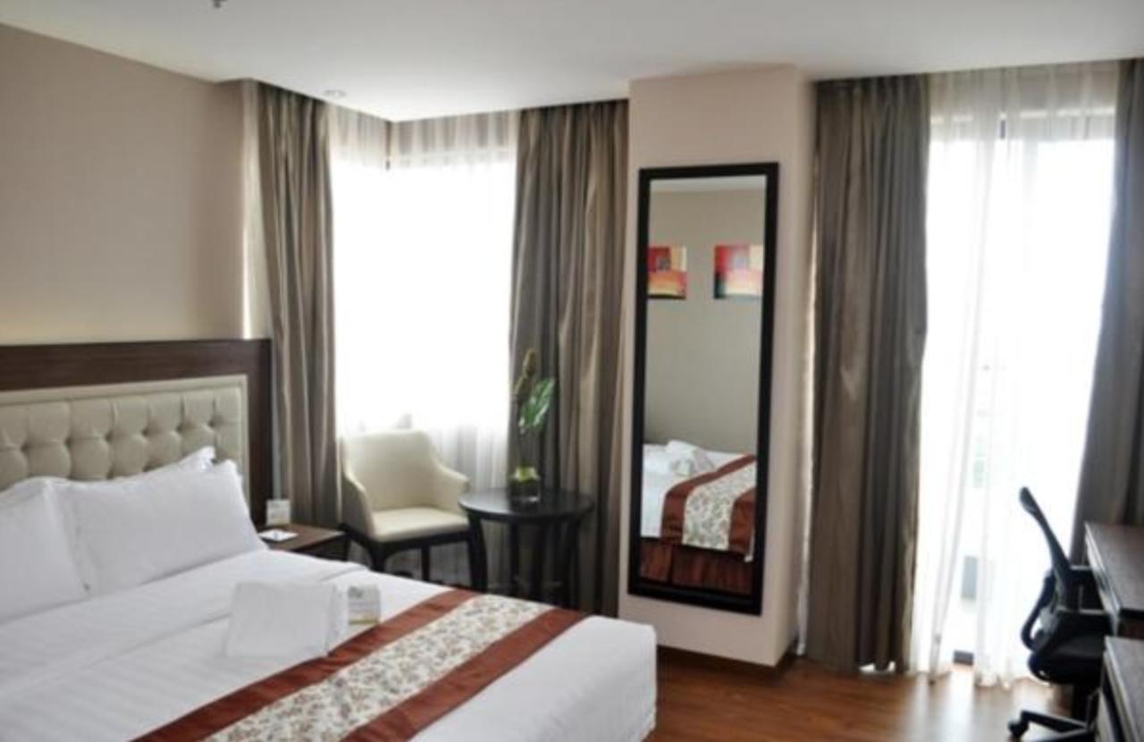 Ace Hotel And Suites Pasig City Экстерьер фото