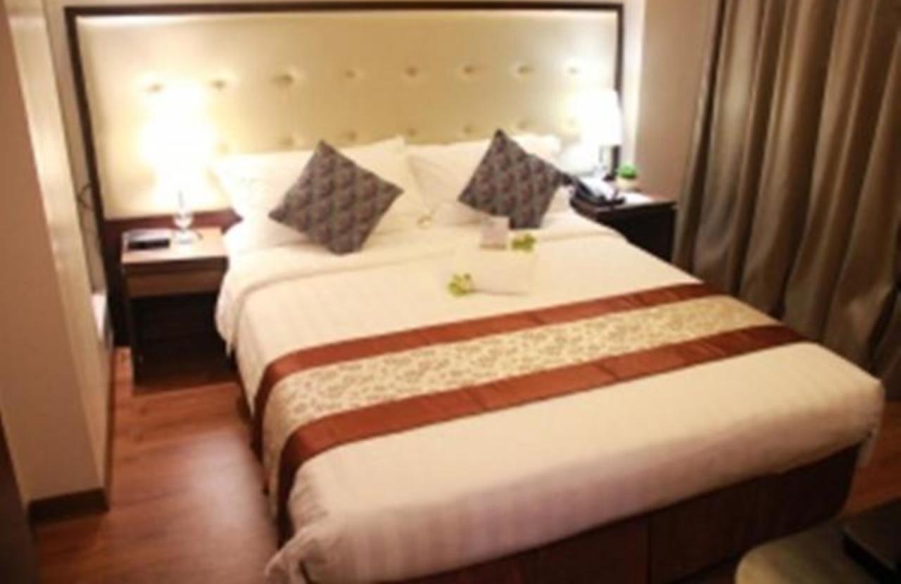 Ace Hotel And Suites Pasig City Экстерьер фото